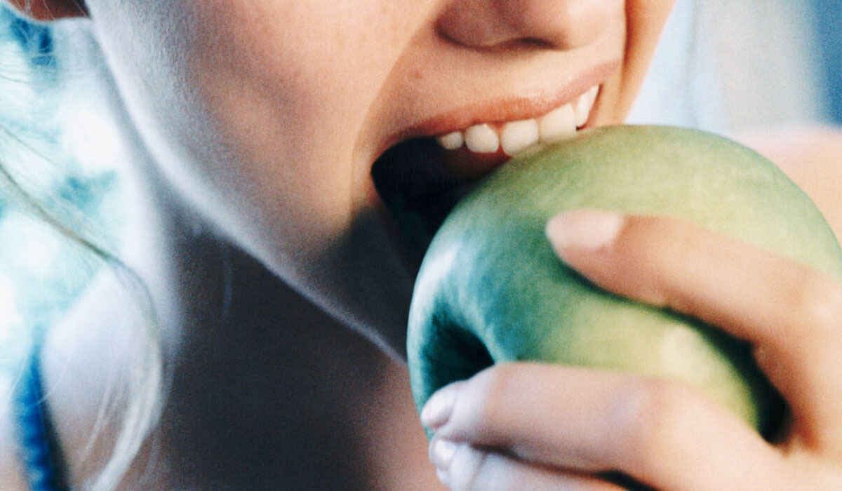 10 Best Foods To Soothe Dry Mouth and Boost Saliva Production