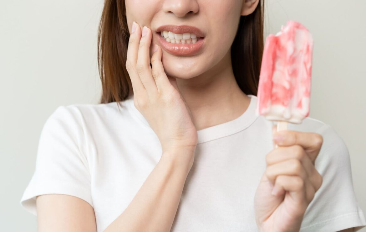 Why Do My Teeth Hurt When I Eat Sweets or Drink Cold Water?