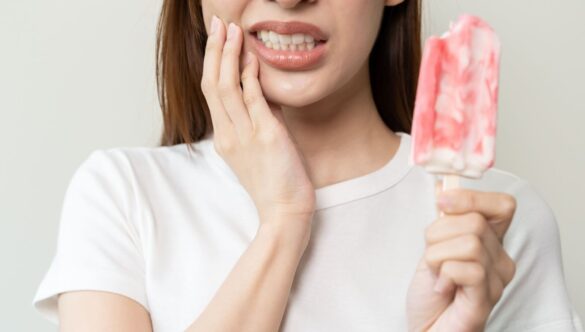 Why Do My Teeth Hurt When I Eat Sweets or Drink Cold Water?
