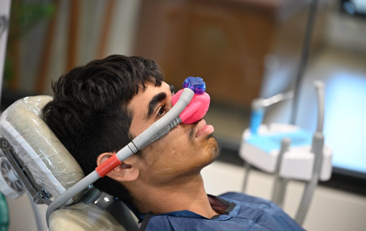 Pain-free Dentistry in Gandhinagar: What Technologies Make Treatment Comfortable?