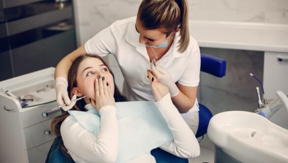 Tooth Pain in Gandhinagar: What It Means and When to See a Dentist Today